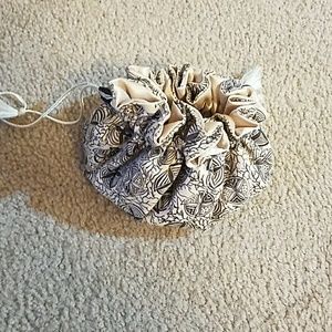 Travel jewelery pouch